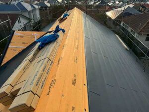 新規屋根材の施工